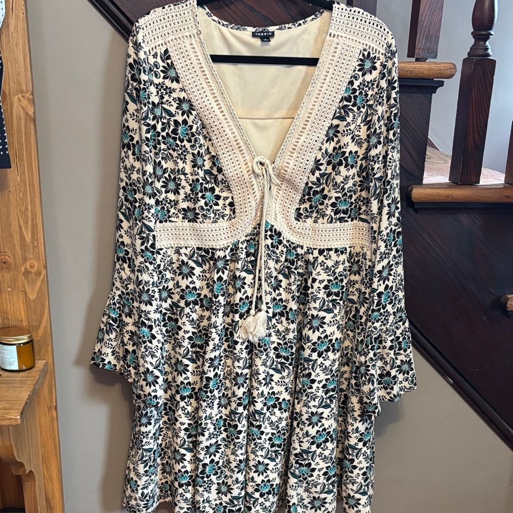 Torrid Cream and Black Floral Long Sleeve Dress